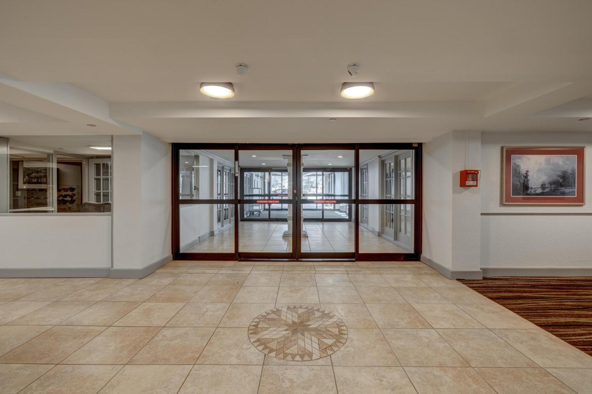 קספר Riverside Hotel מראה חיצוני תמונה